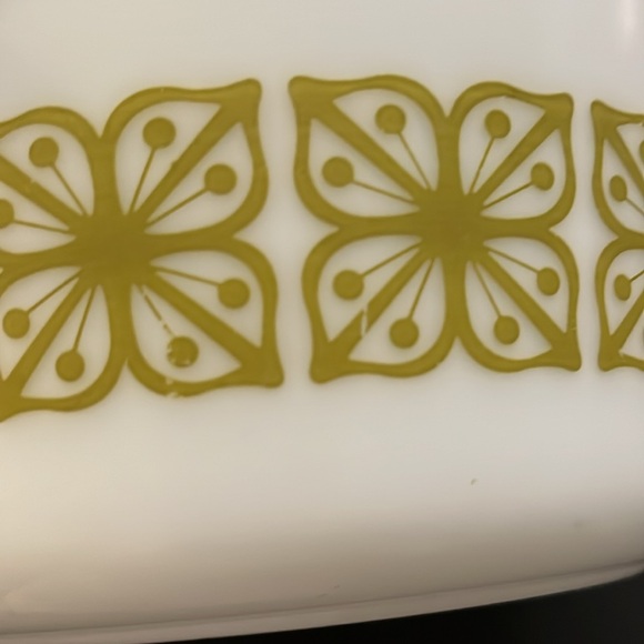 Pyrex Verde Cinderella Bowl, 474B - Picture 9 of 9